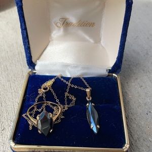 10k yellow gold antique ring and necklace